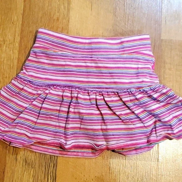 Children's Place Girls Orange Ribbed Short Sleeve Shirt w‎ Striped Skirt Size 5 - Picture 7 of 10